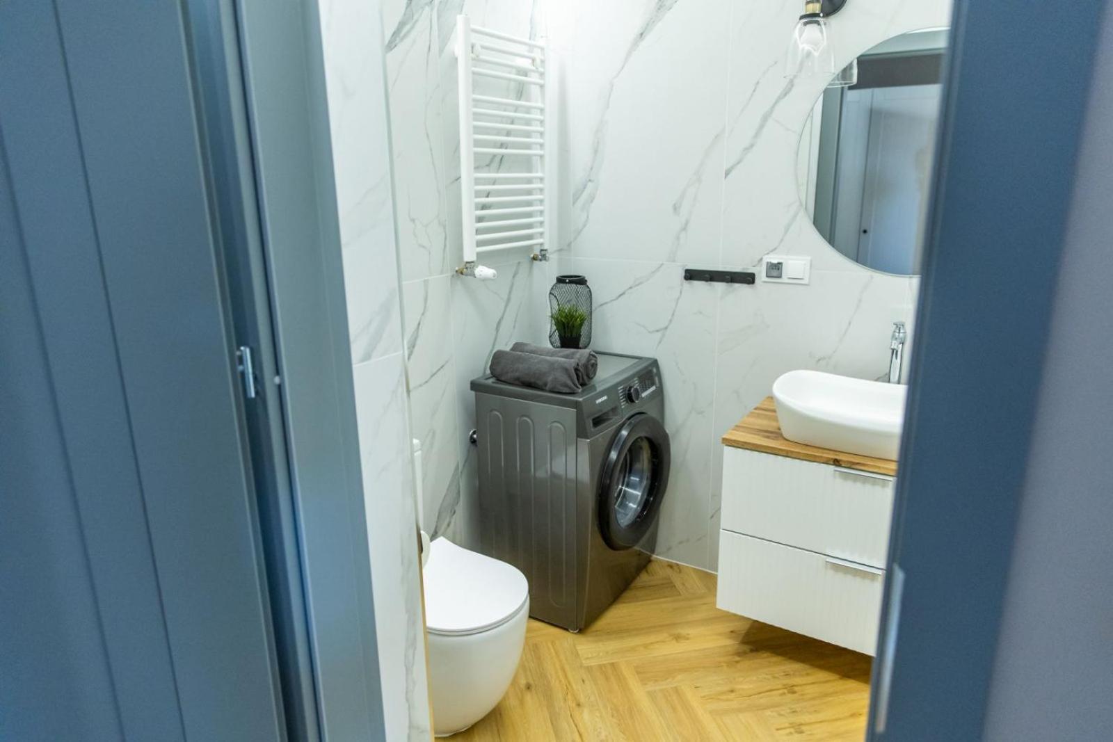 Solar Apartments I Stare Miasto 10Min I Priv Parking Free I Winda I Balkon Torun Exterior photo